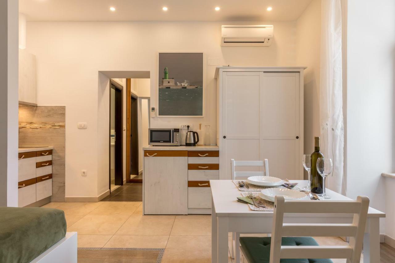 ספליט Studio Apartment Dzapo מראה חיצוני תמונה